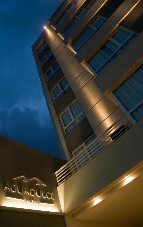 Agua Dulce Hotel Tandil Exterior photo